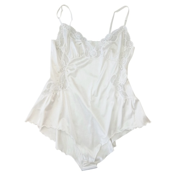 Van Raalte Other - Vintage Van Raalte White Lace Trimmed Teddy Bodysuit Romper